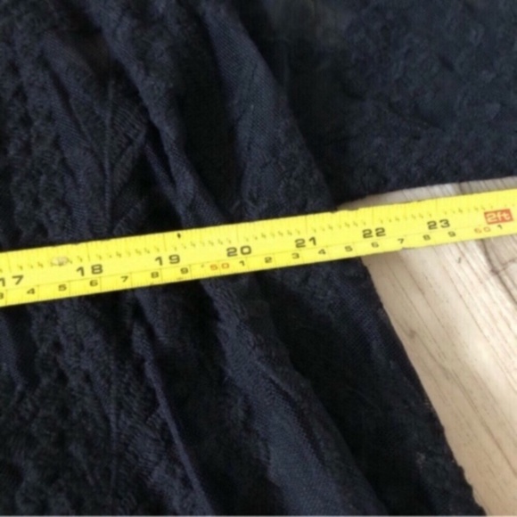 Jessica Simpson Black Lace Short Sleeve Top - Picture 6 of 8